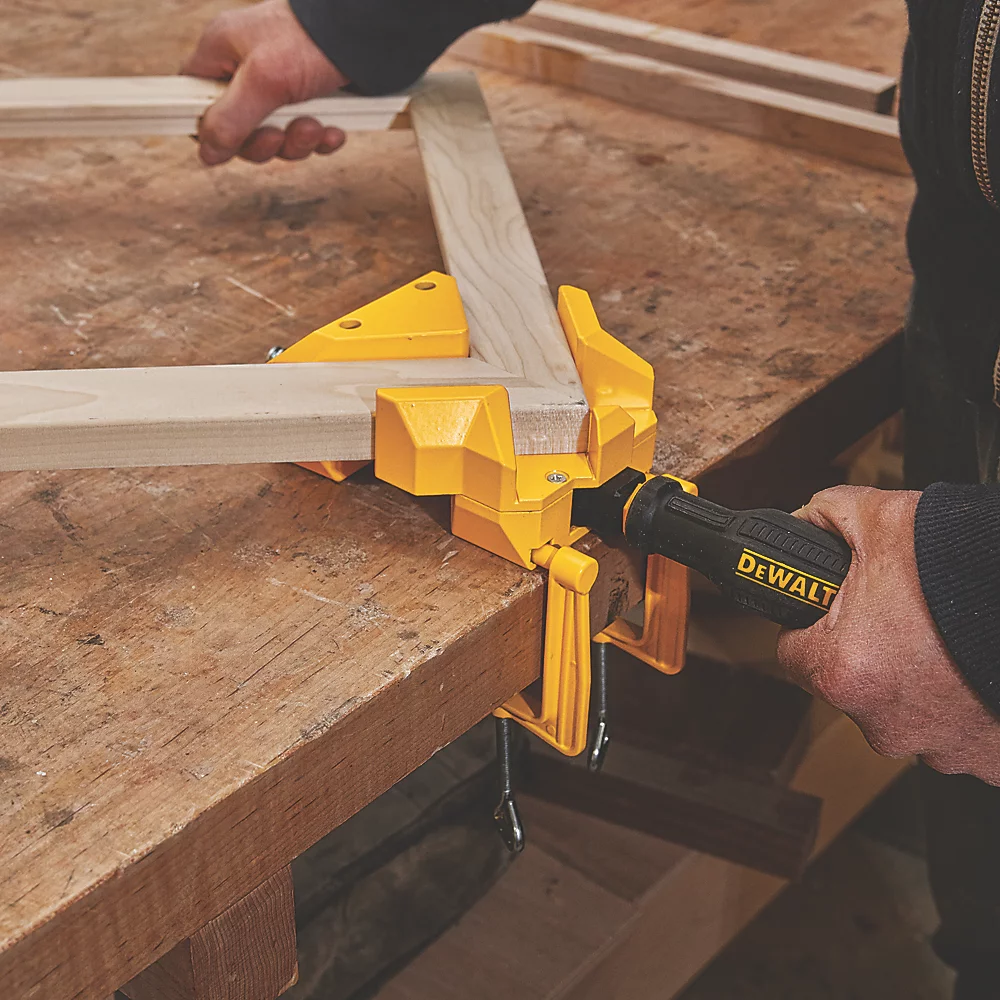 Kit De Presse D'angle DeWalt 2" 4 Kit De Presse D'angle DeWalt 2" – Image 2